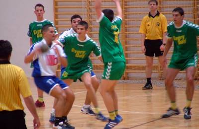 Itt j�l z�rt a v�delem