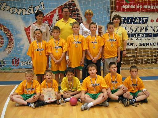 Az ez�st�s fi�k