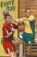 Azon kevesek egyike, aki maradt Oroshzn: jobbra Bajusz